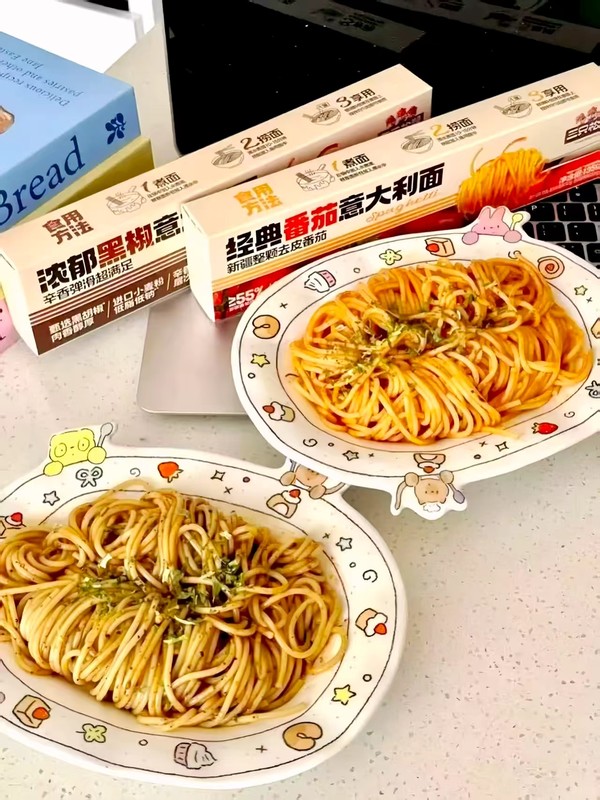 三只松鼠_经典番茄黑椒意大利面早餐家用儿童速食粉拌面解馋零食 图片 4