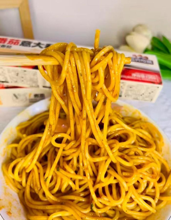 三只松鼠_经典番茄黑椒意大利面早餐家用儿童速食粉拌面解馋零食 图片 6