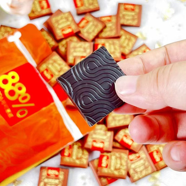 怡浓金典64%黑巧克力纯可可脂烘焙散装网红休闲零食送女友礼物 图片 5