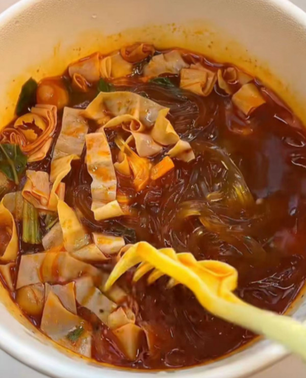 食族人酸辣粉泡椒米线香菜红薯粉丝重庆方便速食桶装官方旗舰店 图片 6