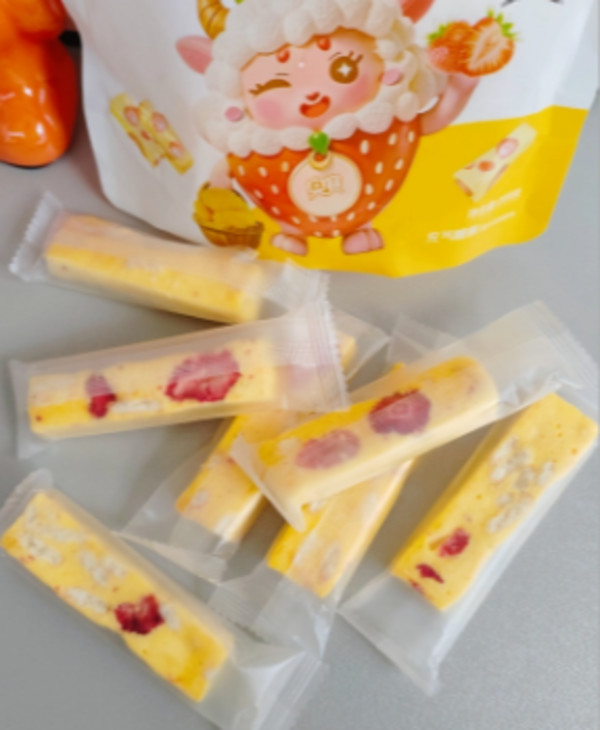 奥赛官方旗舰店正品草莓羊奶芙冻干草莓蓝莓味雪花酥网红休闲食品 图片 4