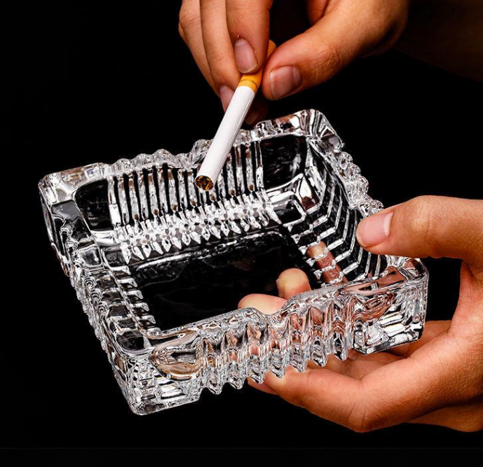 大号家用玻璃烟灰缸灭烟创意个性多功能客厅